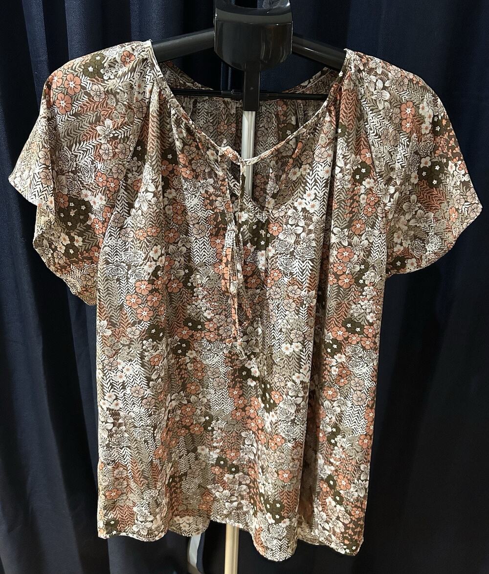 Floral Lace-Up Blouse Women's size XL